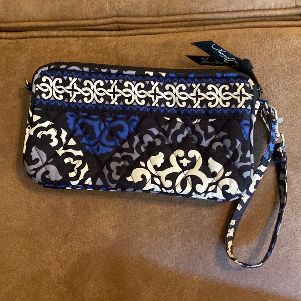 vera bradley wristlet